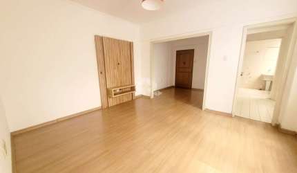 Apartamento 03 dormitórios com suíte.