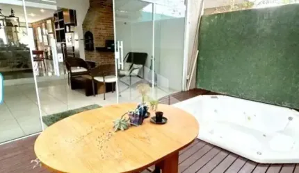Casa em condomínio