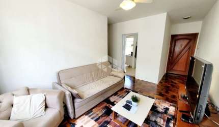 Apartamento todo reformado  de 03 dormitórios junto a Jose de Alencar
