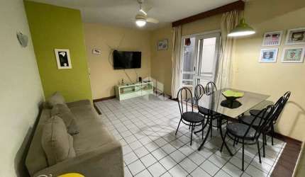 Apartamnto à venda em Canasvieiras com 2 quartos