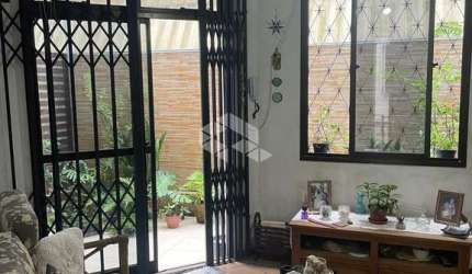 Casa em condomínio fechado à venda em Canasvieiras pertinho do Mar
