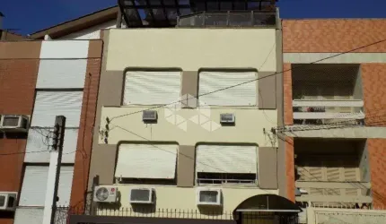 Ampla Cobertura Com 04 Dormitórios  Na Itaqui