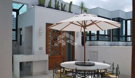VENDA Cobertura Duplex com Piscina no Morumbi com 380m² - 2 suites com sala ampliada - 4 vagas e depósito