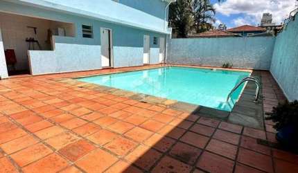 VENDA e LOCAÇÃO Sobrado de 400m² com 4 dormitórios e 6 vagas, com piscina e quintal no Brooklin