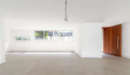 VENDA, sobrado em CONDOMINIO FECHADO no Alto da Boa Vista de 367 m², com 04 suítes e 04 vagas de garagem ao lado do metrô