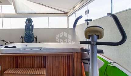 Apartamento na Vila Mariana 110m² com 2 dormitórios e 2 vagas de garagem.