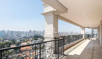 Apartamento recém-construído em Moema.