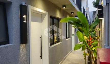 Casa à venda com 2 suítes em condomínio fechado na Aclimação
