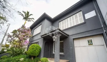 excelente casa no Menino Deus próximo ao Hospital Mãe de Deus