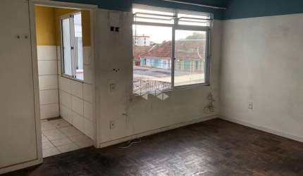 Amplo JK no bairro Medianeira em Porto Alegre.