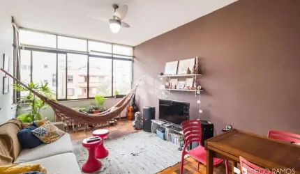 Apartamento com 3 dormitórios com 89m2 area priv no bairro Menino Deus