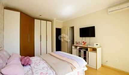 casa Sobrado com 259m privativos  4 dormitórios