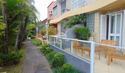 Casa e Condominio  4 dormitórios  344 m²