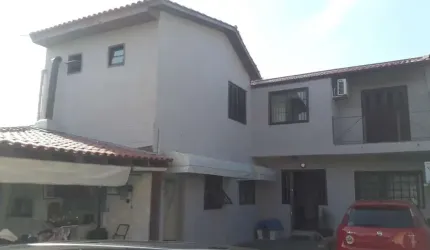 Casa 3 dormitórios, 2 suítes, 6 vagas - Nonoai