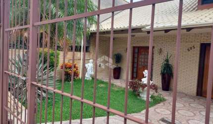 Excelente casa de 3 dormit. com suíte no bairro Glória