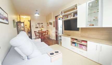 Apartamento 02 dormitórios com sacada a venda no Centro Histórico - Mobiliado