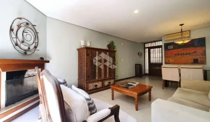 Casa em condominio de 3 dormitórios, sendo 1 suíte e 2 vagas, Tristeza, Porto Alegre.