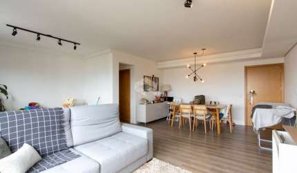 Apartamento com 2 dormitórios, na zona sul em frente a floricultura Winge
