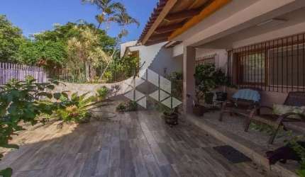 Casa com 131m² ,  3 dormitórios , piscina , 2 vagas