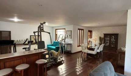 Casa  com 3 dormitórios, sendo 2 suites, com 181,10m2 na Medianeira