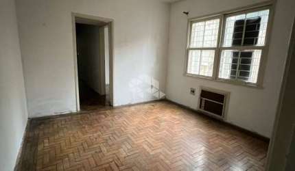 Apartamento de 3 dormitório om living para 2 ambientes no Floresta
