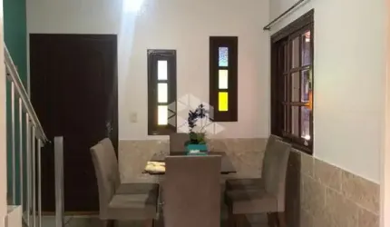 Casa com 3 Quartos e 2 banheiros à Venda, 137 m² - Canoas - RS
