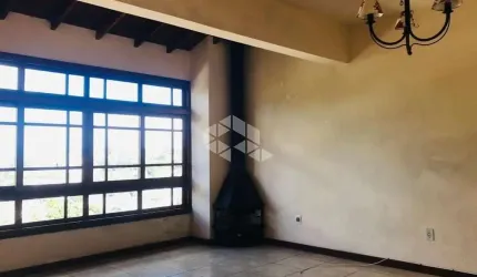 Casa com 4 dormitórios, bairro Medianeira em POA/RS