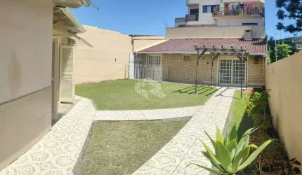 VENDE-SE CASA DE 3 DORMITORIOS 2 VAGAS DE GARAGEM EM VIAMÃO