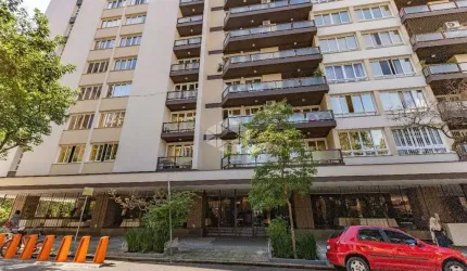 Apartamento na Duque andar alto, 03 dormitórios, junto à Catedral