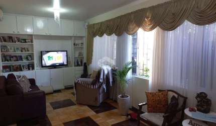 Credito Real Avenida do Forte, vende casa de 03 quartos, 4 vagas de garagem no bairro Jardim Itu em Porto Alegre/RS.