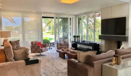 Casa Sobrado no Condado de Capão.