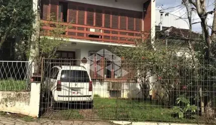 Sobrado com 3 quartos e 1 suíte, 3 vagas com 160m².