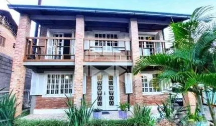 Casa com 4 quartos 3 suítes  no condomínio Cantegril