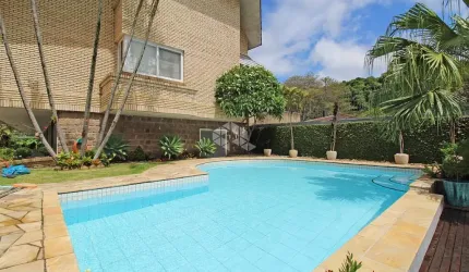ESPETACULAR CASA, EM CONDOMÍNIO FECHADO, NO BAIRRO JARDIM ISABEL!