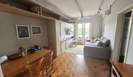 Apartamento com 2 dormitórios e 1 vaga no bairro Petrópolis