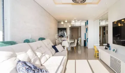 Apartamento com 3 dormitórios, sendo 1 suíte e  3 vagas  e depósito no bairro Petrópolis
