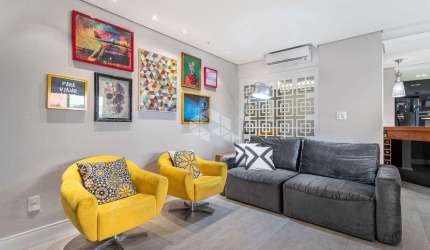Apartamento 3 dormitórios 1 vaga reformado e mobiliado no bairro Mont Serrat