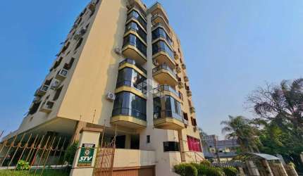 Apartamento semi mobiliado, 2 dormitórios, varanda fechada, 2 vagas de garagem, elevador, piscina, quiosque, sol da manhã, bairro Vila Rosa.