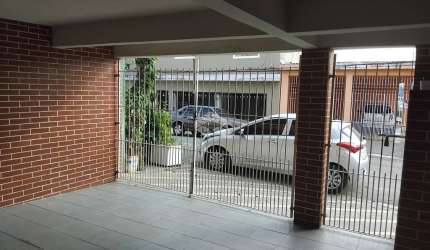 Oportunidade Imperdível: Casa Térrea à Venda no Jardim D'abril!