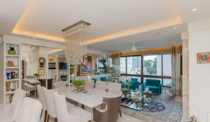 Apartamento com 3 quartos sendo 1 suíte no bairro Petrópolis.