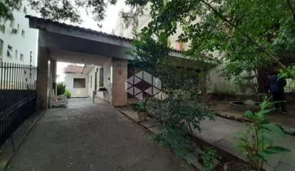 Casa com 3 quartos e 4 vagas no bairro Moinhos de Vento