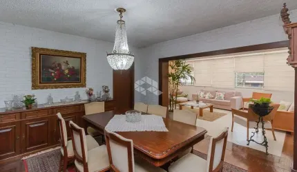 CASA NO PETRÓPOLIS COM 5 DORMITÓRIOS E 420m2