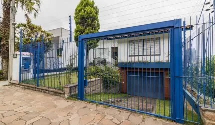 Casa Residencial ou Comercial  com 300m² à venda no bairro Boa Vista em Porto Alegre.
