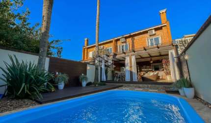 Casa de 3 Suítes e 4 Vagas de Garagem Bairro Chácara das Pedras