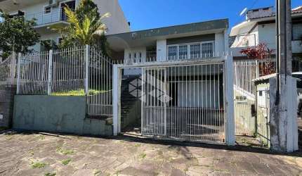 Casa com pátio amplo
