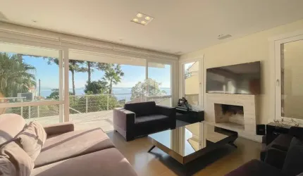 Casa em condomínio com vista para o Guaíba