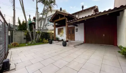 Casa térrea 3 Quartos e escritório no Bairro Ipanema, rua  paralela a orla