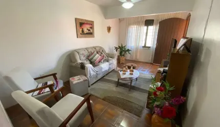 Casa com 3 dormitórios sendo 1 suíte com sacada no bairro Espírito Santo