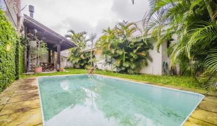 Casa térrea á venda no Bairro Ipanema a metros da Orla do Guaíba