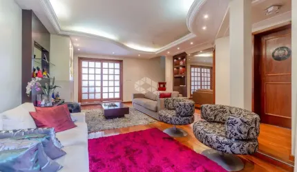 Casa com 4 dormitórios no Jardim Lindóia, com piscina